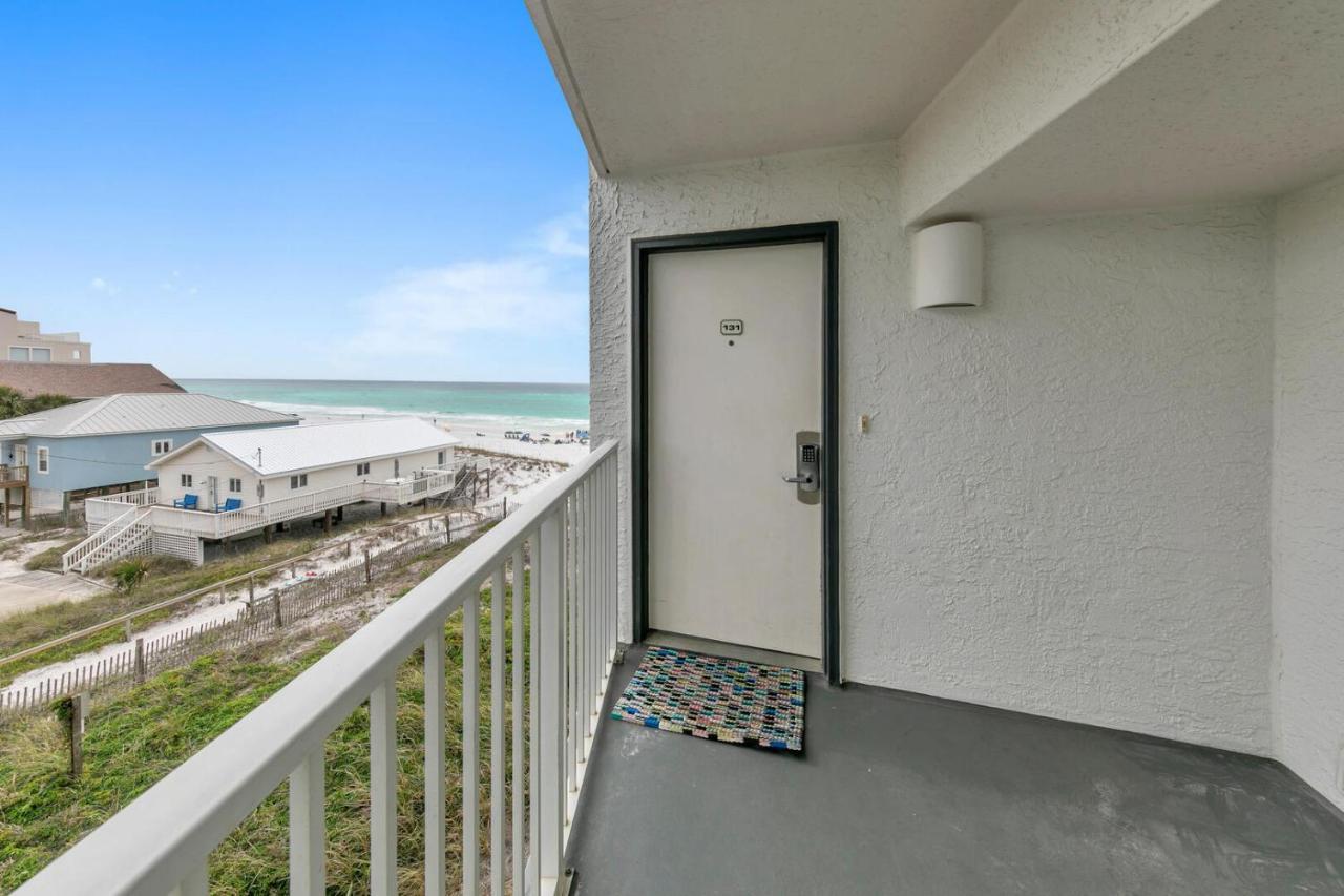 Mainsail 131 - Beachfront 2Br With Free Seasonal Beach Service دستين المظهر الخارجي الصورة